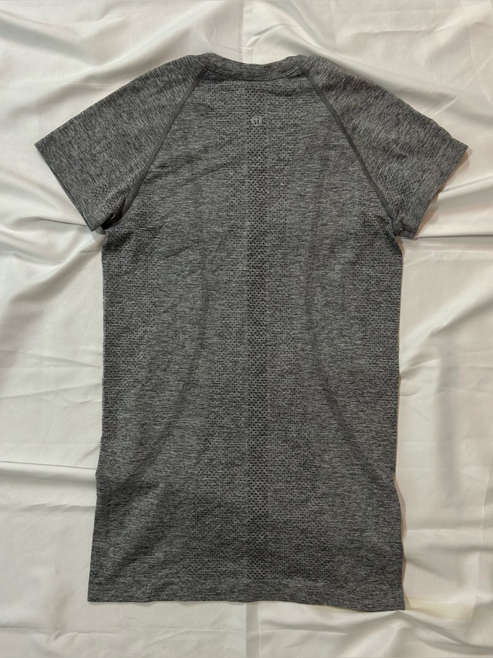 Lululemon Women’s Seamless Grey Active Top Size Small